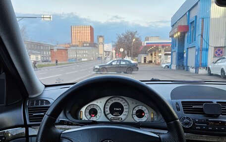 Mercedes-Benz E-Класс, 2005 год, 1 100 000 рублей, 9 фотография