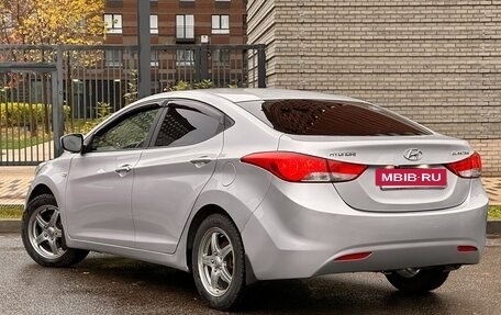 Hyundai Elantra V, 2011 год, 890 000 рублей, 2 фотография