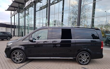 Mercedes-Benz V-Класс, 2023 год, 10 990 000 рублей, 4 фотография