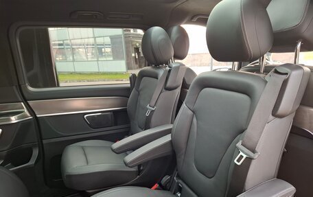 Mercedes-Benz V-Класс, 2023 год, 10 990 000 рублей, 28 фотография