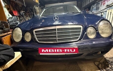 Mercedes-Benz E-Класс, 1999 год, 360 000 рублей, 1 фотография