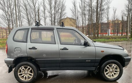 Chevrolet Niva I рестайлинг, 2004 год, 159 000 рублей, 3 фотография