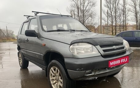 Chevrolet Niva I рестайлинг, 2004 год, 159 000 рублей, 2 фотография