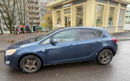 Opel Astra J, 2011 год, 500 000 рублей, 2 фотография