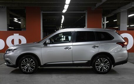 Mitsubishi Outlander III рестайлинг 3, 2015 год, 1 349 000 рублей, 8 фотография