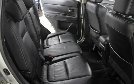 Mitsubishi Outlander III рестайлинг 3, 2015 год, 1 349 000 рублей, 12 фотография