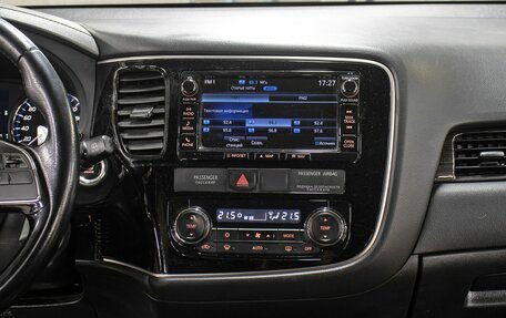 Mitsubishi Outlander III рестайлинг 3, 2015 год, 1 349 000 рублей, 14 фотография