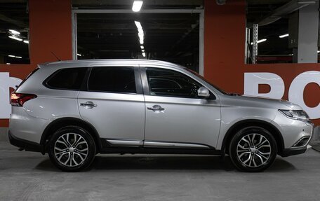 Mitsubishi Outlander III рестайлинг 3, 2015 год, 1 349 000 рублей, 4 фотография