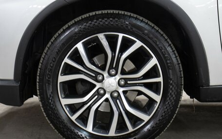 Mitsubishi Outlander III рестайлинг 3, 2015 год, 1 349 000 рублей, 25 фотография