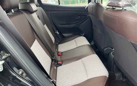 Toyota Yaris Cross, 2021 год, 1 700 000 рублей, 8 фотография