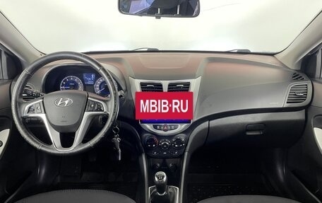 Hyundai Solaris II рестайлинг, 2011 год, 592 000 рублей, 10 фотография