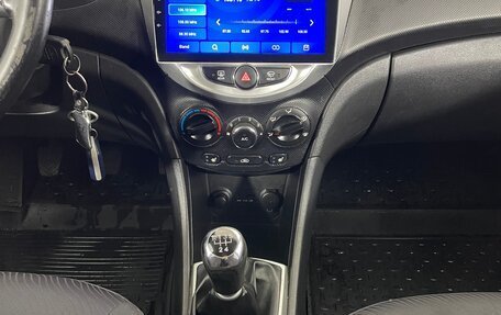 Hyundai Solaris II рестайлинг, 2011 год, 592 000 рублей, 13 фотография