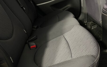 Hyundai Solaris II рестайлинг, 2011 год, 592 000 рублей, 18 фотография