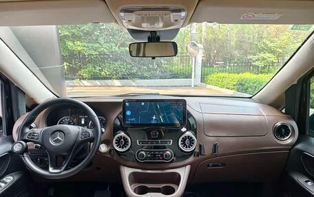 Mercedes-Benz Vito, 2021 год, 4 150 000 рублей, 10 фотография