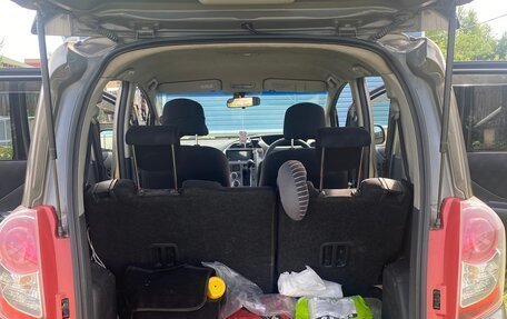 Toyota Ractis I, 2010 год, 650 000 рублей, 7 фотография