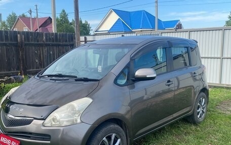 Toyota Ractis I, 2010 год, 650 000 рублей, 3 фотография