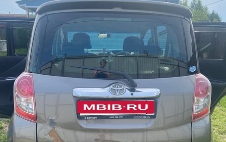 Toyota Ractis I, 2010 год, 650 000 рублей, 6 фотография