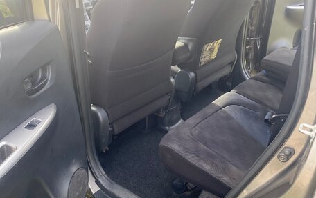 Toyota Ractis I, 2010 год, 650 000 рублей, 9 фотография