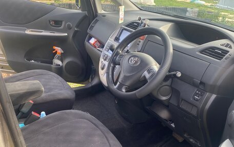 Toyota Ractis I, 2010 год, 650 000 рублей, 12 фотография