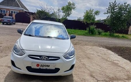 Hyundai Solaris II рестайлинг, 2013 год, 700 000 рублей, 3 фотография