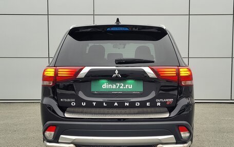 Mitsubishi Outlander III рестайлинг 3, 2018 год, 1 890 000 рублей, 7 фотография