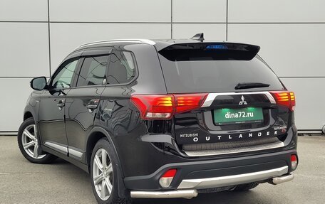 Mitsubishi Outlander III рестайлинг 3, 2018 год, 1 890 000 рублей, 8 фотография