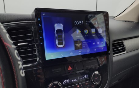 Mitsubishi Outlander III рестайлинг 3, 2018 год, 1 890 000 рублей, 13 фотография