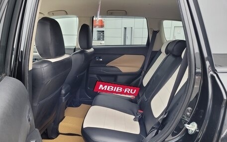 Mitsubishi Outlander III рестайлинг 3, 2018 год, 1 890 000 рублей, 9 фотография