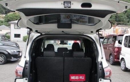 Toyota Sienta II, 2021 год, 1 305 000 рублей, 29 фотография