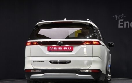 KIA Carnival, 2021 год, 2 800 000 рублей, 2 фотография