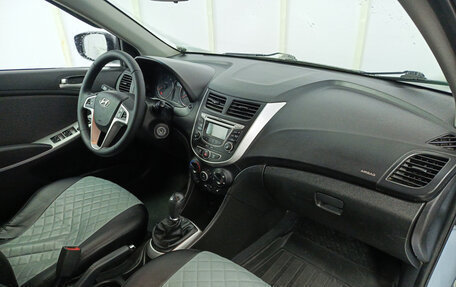 Hyundai Solaris II рестайлинг, 2013 год, 820 000 рублей, 13 фотография
