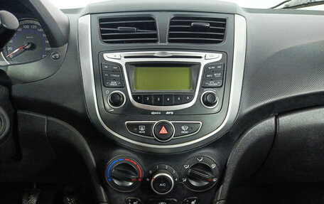 Hyundai Solaris II рестайлинг, 2013 год, 820 000 рублей, 18 фотография