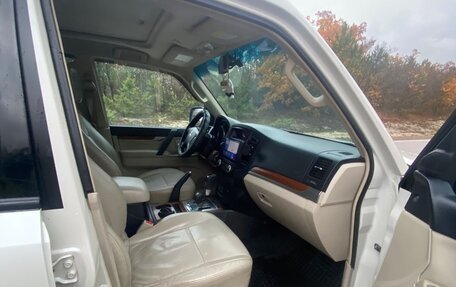 Mitsubishi Pajero IV, 2008 год, 1 900 000 рублей, 2 фотография