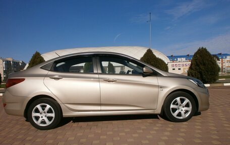Hyundai Solaris II рестайлинг, 2011 год, 860 000 рублей, 5 фотография