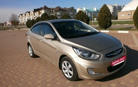 Hyundai Solaris II рестайлинг, 2011 год, 860 000 рублей, 6 фотография