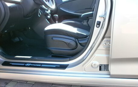 Hyundai Solaris II рестайлинг, 2011 год, 860 000 рублей, 9 фотография