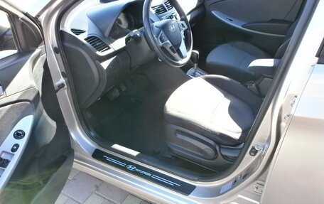 Hyundai Solaris II рестайлинг, 2011 год, 860 000 рублей, 7 фотография