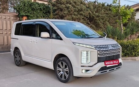 Mitsubishi Delica D:5 I, 2019 год, 3 000 000 рублей, 12 фотография