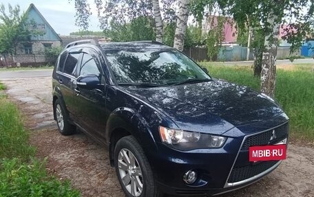 Mitsubishi Outlander III рестайлинг 3, 2010 год, 1 250 000 рублей, 2 фотография