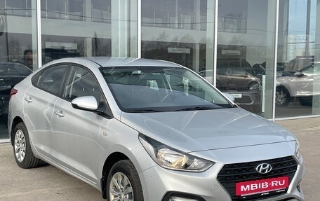 Hyundai Solaris II рестайлинг, 2018 год, 990 000 рублей, 3 фотография