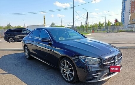 Mercedes-Benz E-Класс, 2022 год, 5 300 000 рублей, 1 фотография