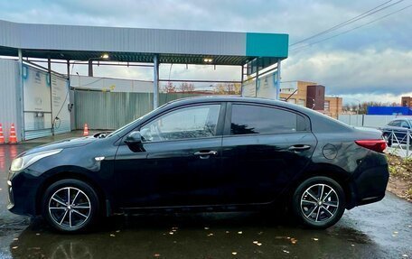 KIA Rio IV, 2018 год, 1 100 000 рублей, 2 фотография