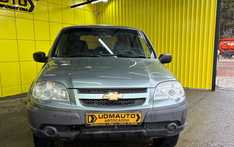 Chevrolet Niva I рестайлинг, 2010 год, 499 000 рублей, 3 фотография