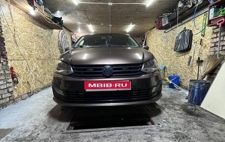 Volkswagen Polo VI (EU Market), 2016 год, 1 300 000 рублей, 1 фотография