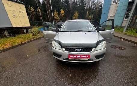 Ford Focus II рестайлинг, 2005 год, 490 000 рублей, 1 фотография