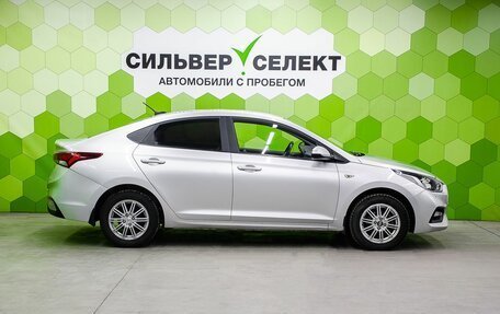 Hyundai Solaris II рестайлинг, 2018 год, 900 000 рублей, 4 фотография