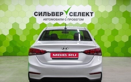 Hyundai Solaris II рестайлинг, 2018 год, 900 000 рублей, 13 фотография