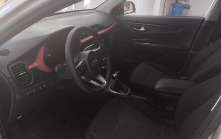 KIA Rio IV, 2020 год, 1 680 000 рублей, 7 фотография