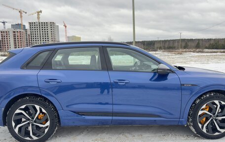 Audi e-tron I, 2021 год, 5 000 000 рублей, 6 фотография