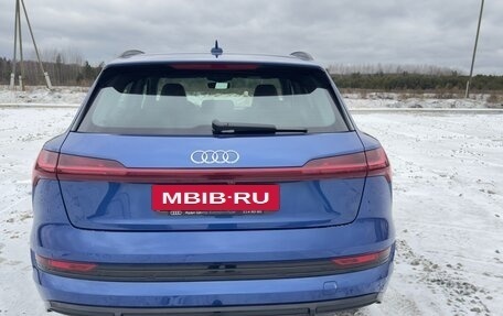 Audi e-tron I, 2021 год, 5 000 000 рублей, 4 фотография